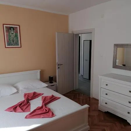 Apartment Ivica *